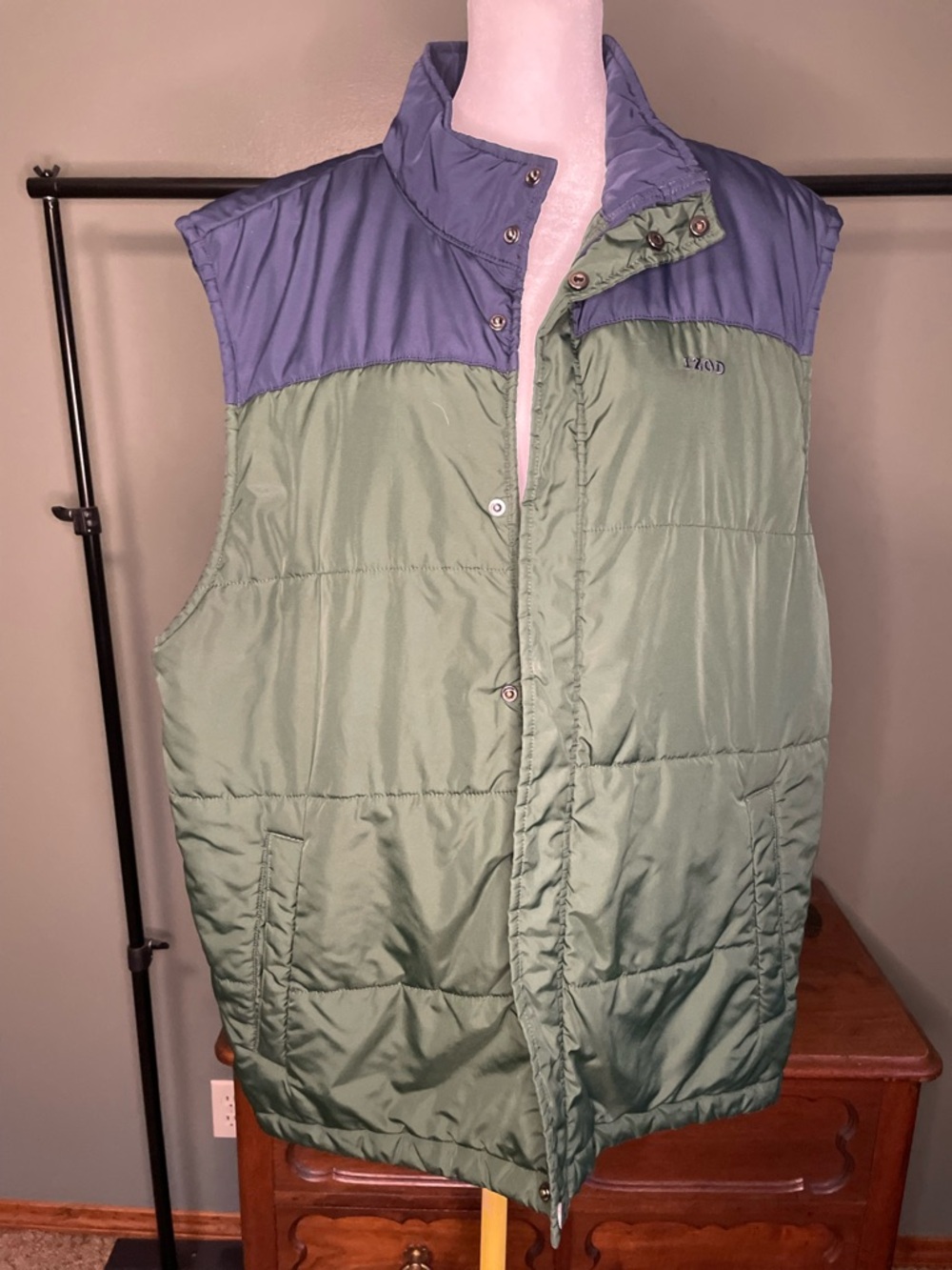 Men’s Izod Blue and Green Puffer Vest
